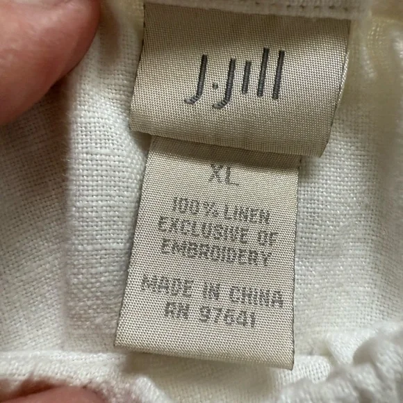 J. Jill White Linen Maxi Skirt Size XL with eyelet detail at bottom - Picture 2 of 5
